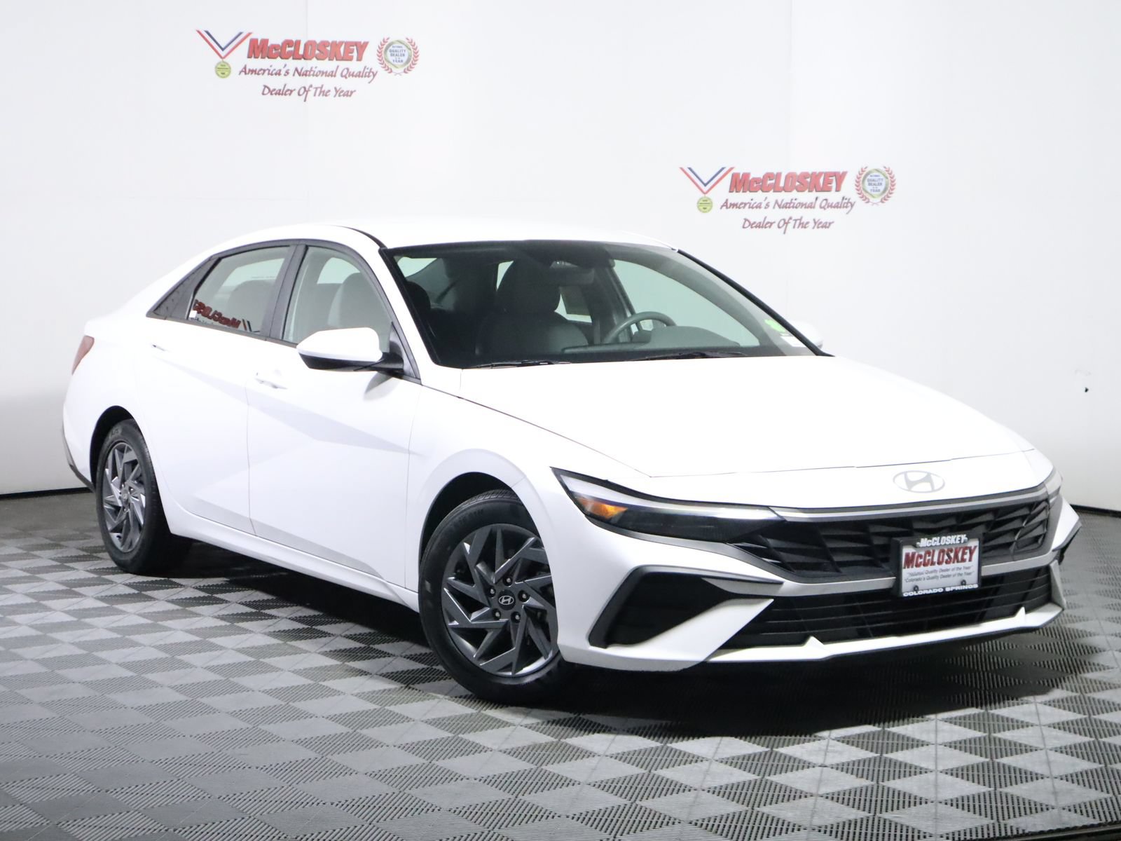 Used 2024 Hyundai Elantra SEL FWD image 2
