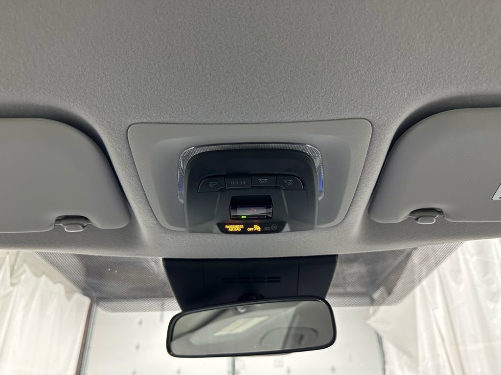 Used 2025 Toyota Corolla Cross L image 39