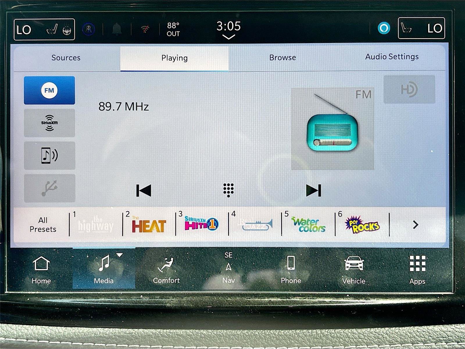 Used 2026 Chrysler Pacifica Limited FWD image 15