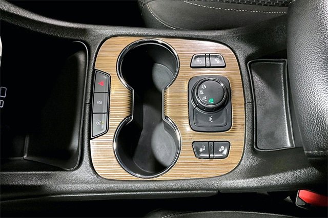 Certified 2023 GMC Acadia SLE w/ Driver Convenience Package image 33