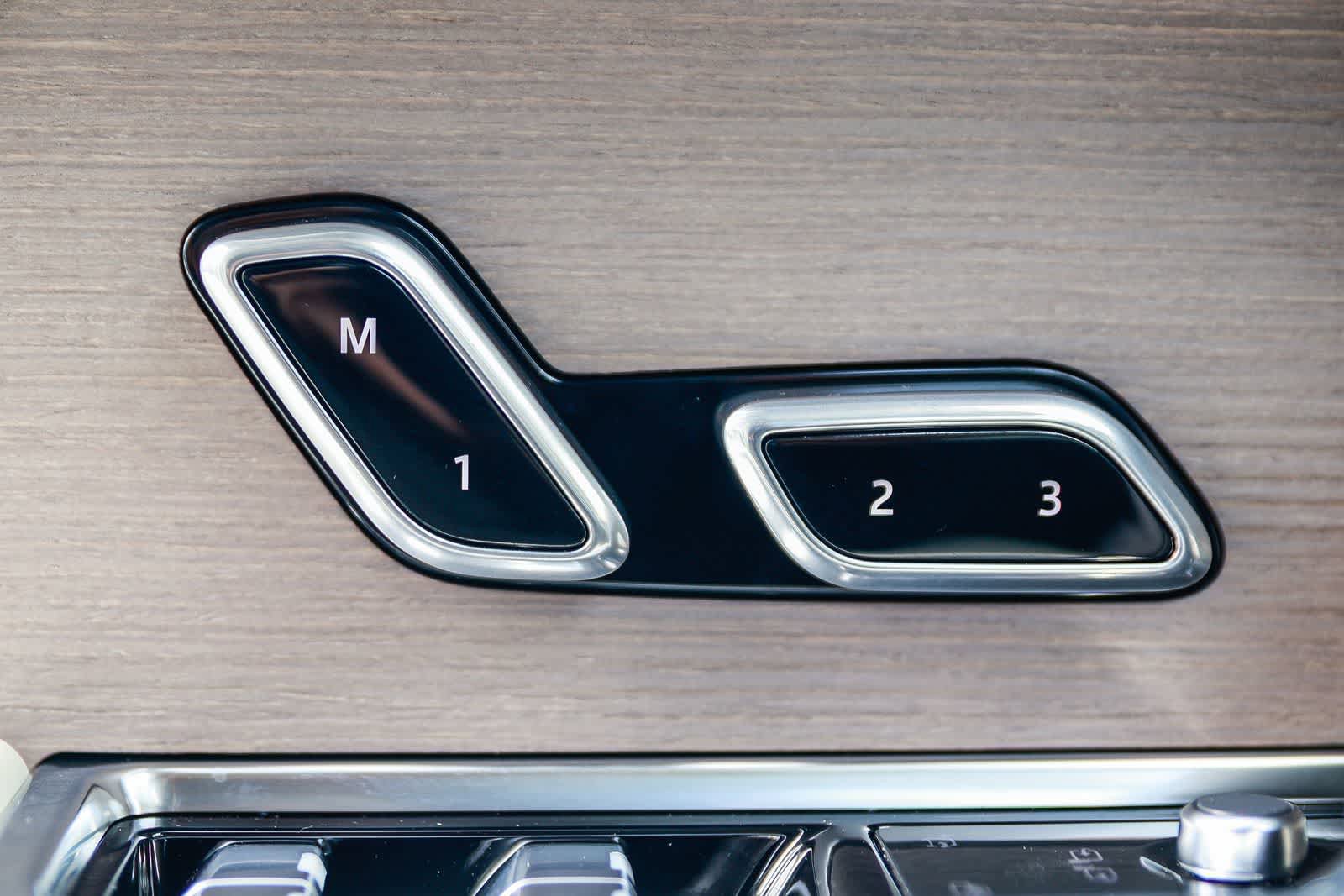 New 2026 Land Rover Range Rover SE image 23