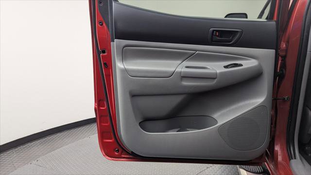 Used 2013 Toyota Tacoma PreRunner w/ SR5 Pkg image 14