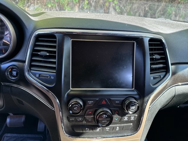 Used 2014 Jeep Grand Cherokee Limited w/ Luxury Group II AWD/4WD image 18