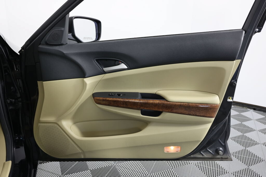 Used 2012 Honda Accord EX image 21
