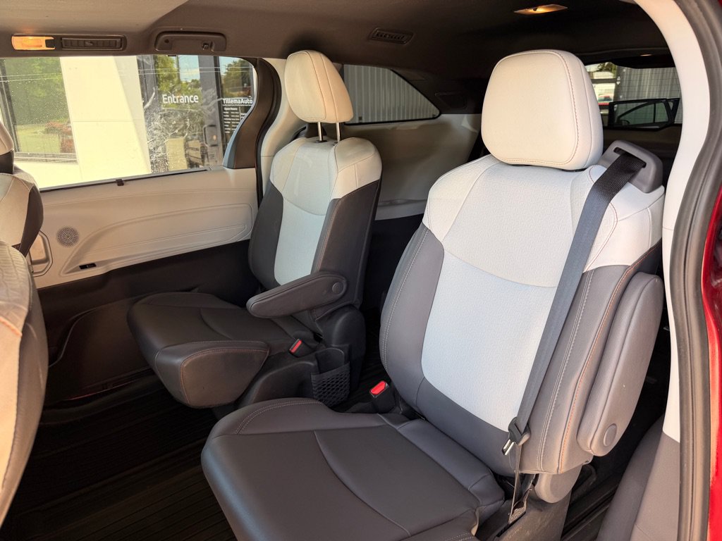 Used 2022 Toyota Sienna XSE w/ XSE Plus Package AWD/4WD image 12