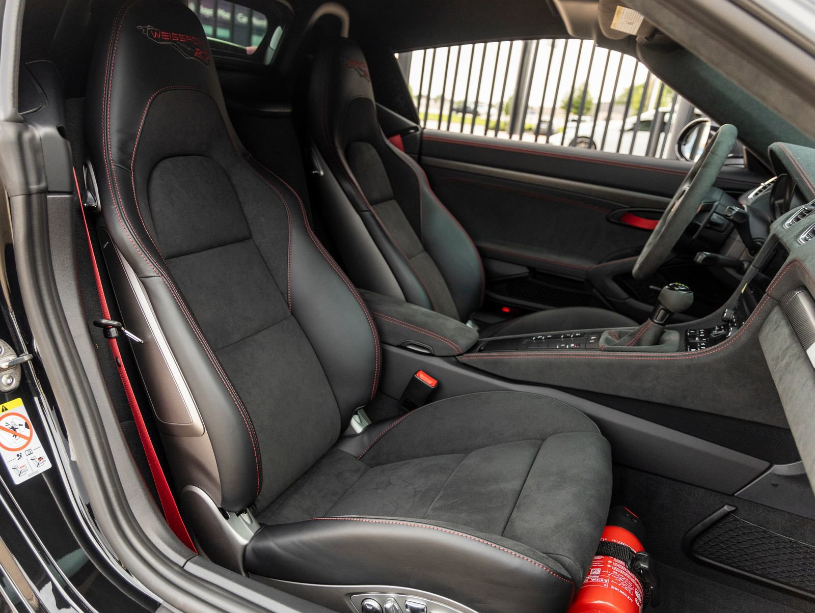 Certified 2025 Porsche 718 Boxster Spyder RS RWD image 38