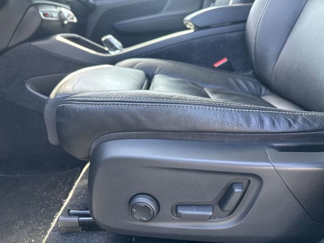 Used 2023 Volvo XC40 B5 Plus w/ Climate Package image 17