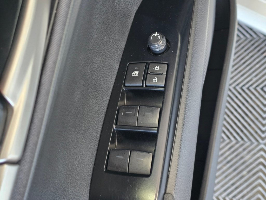 Used 2025 Toyota Camry LE FWD image 21