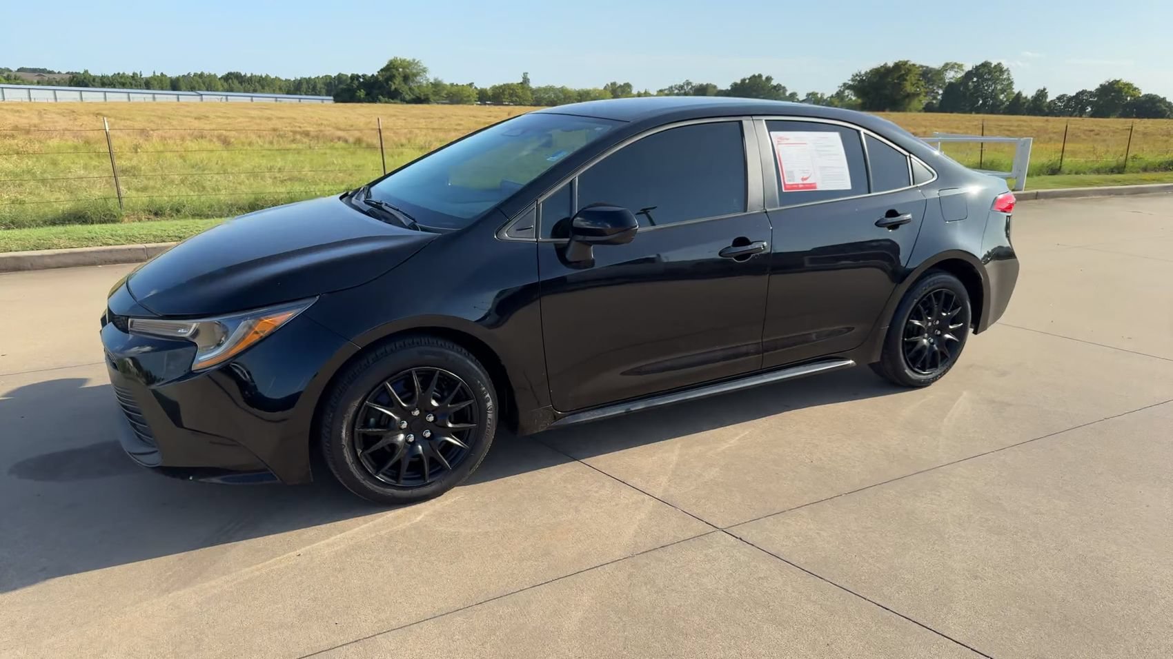 Used 2024 Toyota Corolla LE FWD image 5