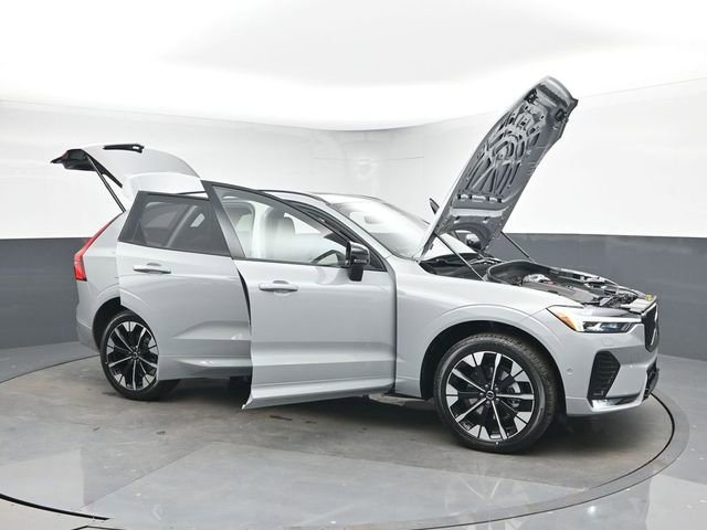New 2026 Volvo XC60 B5 Plus w/ Protection Package Premier image 54