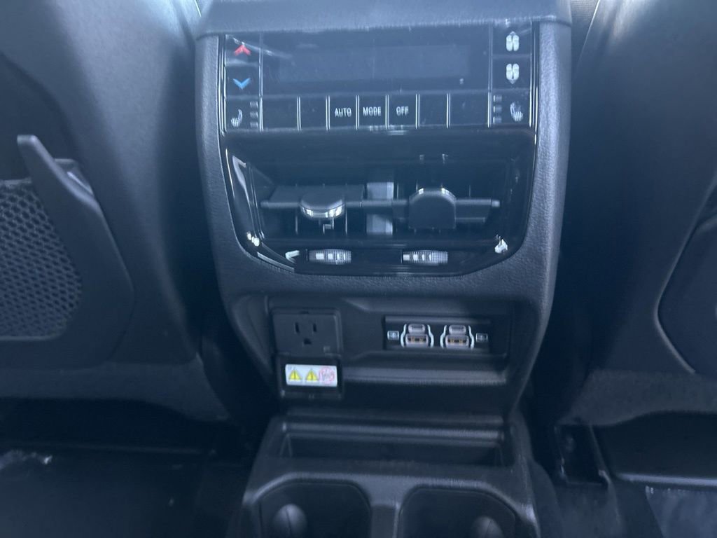 New 2025 Jeep Grand Cherokee L Limited image 29