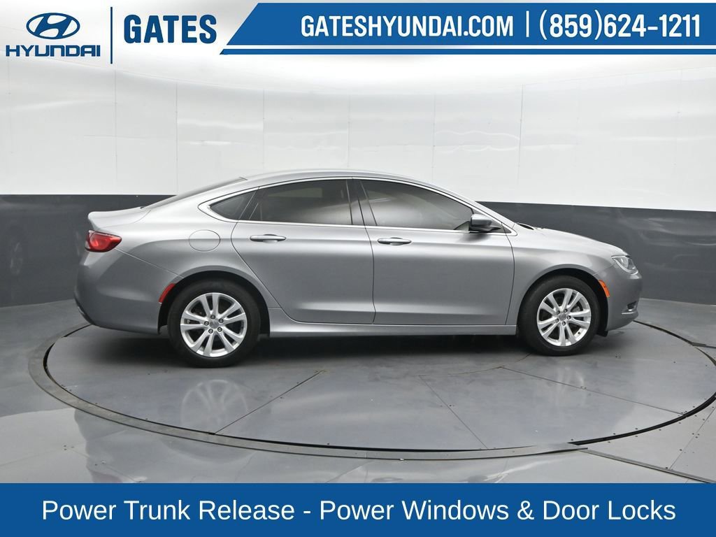 Used 2016 Chrysler 200 Limited image 3