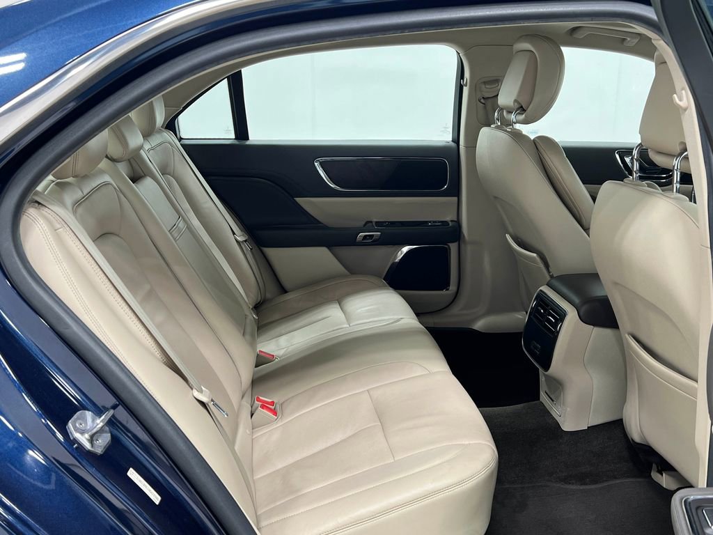 Used 2017 Lincoln Continental Select w/ Climate Package image 32