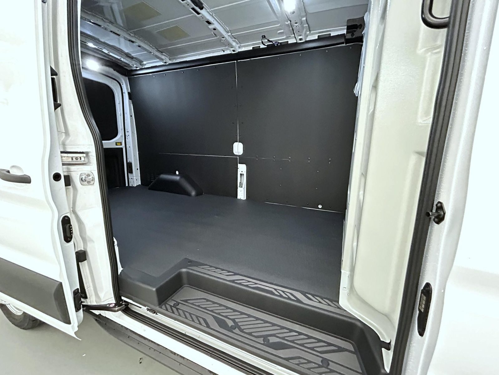 New 2026 Ford Transit 150 148 Medium Roof AWD image 17