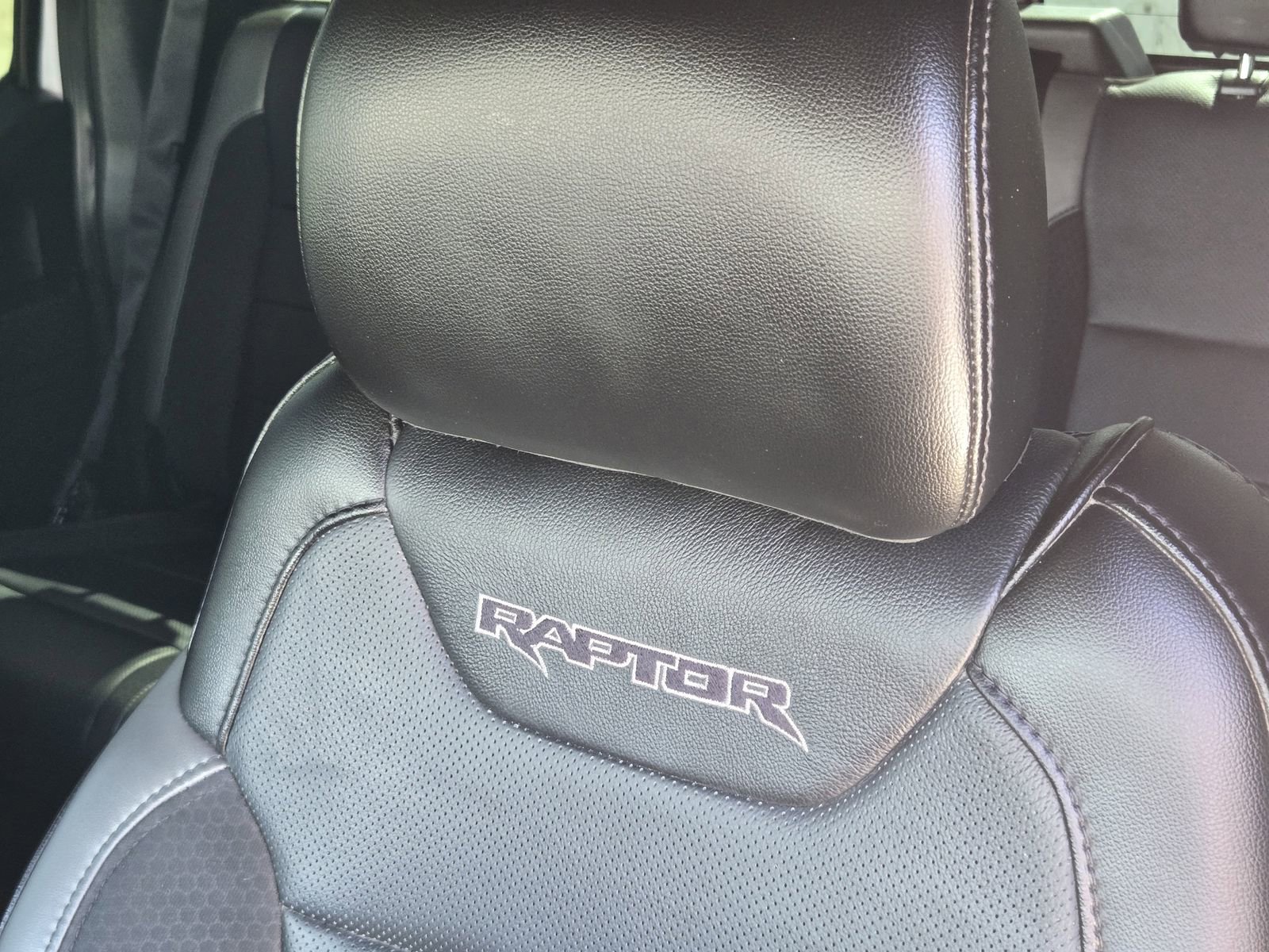 Used 2020 Ford F150 Raptor w/ Equipment Group 802A Luxury image 16