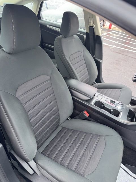 Used 2020 Ford Fusion SE image 22