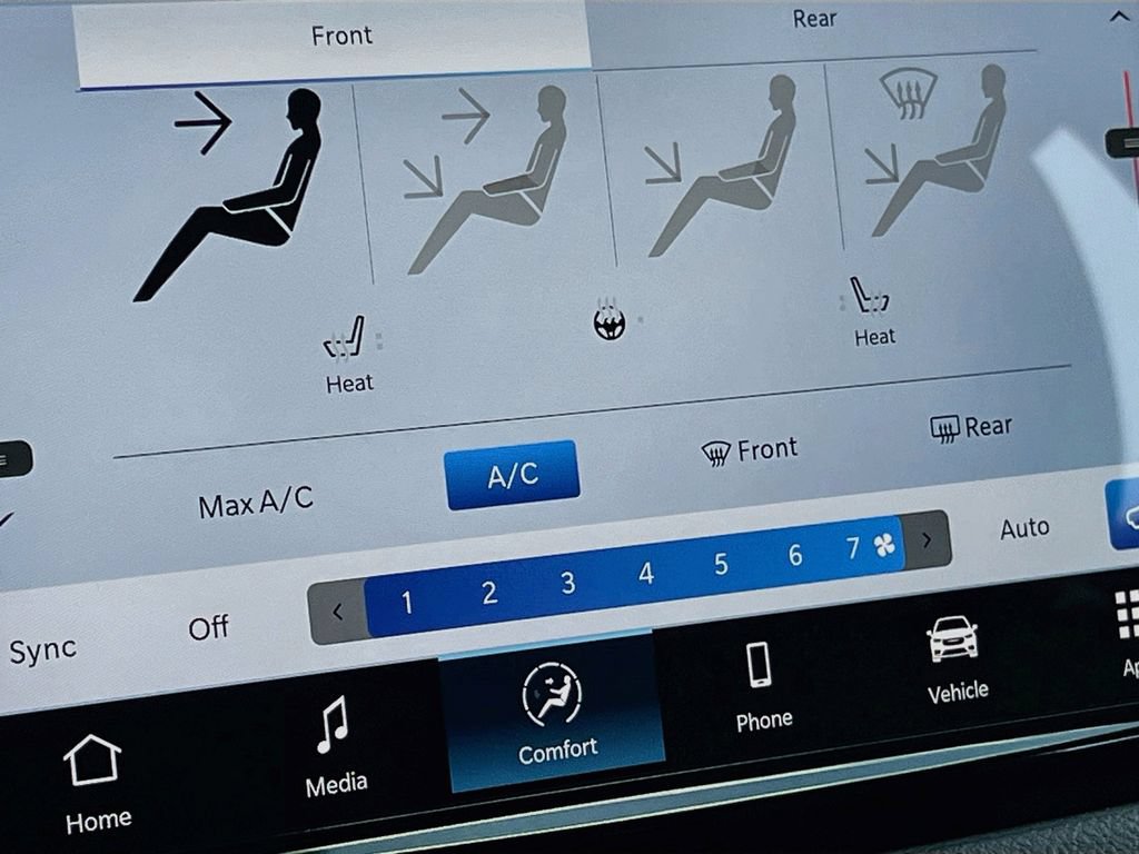 Used 2026 Chrysler Pacifica Select FWD image 19