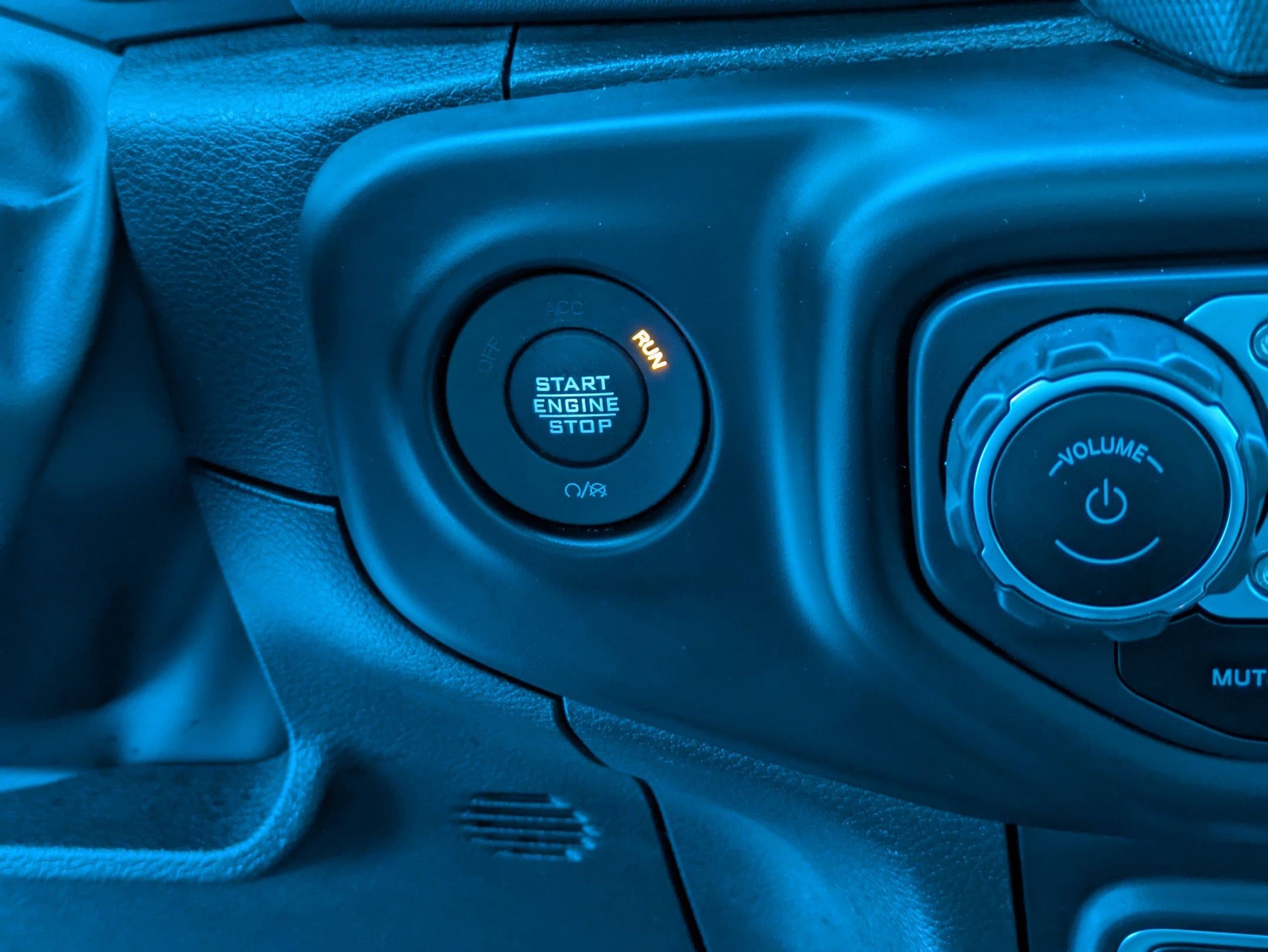 Used 2023 Jeep Wrangler Sahara w/ Cold Weather Group image 18