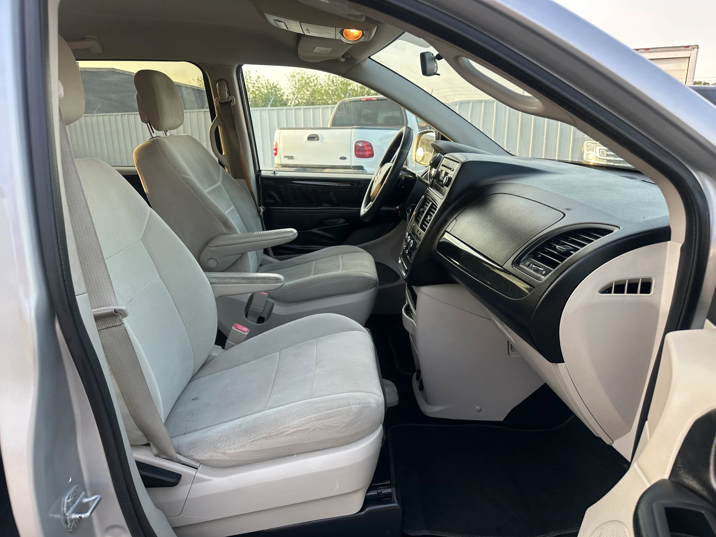 Used 2012 Dodge Grand Caravan SE image 16