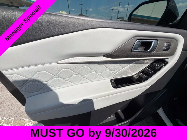 Used 2025 Ford Explorer Platinum w/ LUX Leather Package AWD/4WD image 34