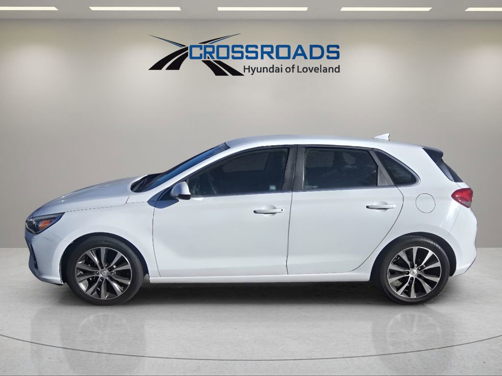 Used 2018 Hyundai Elantra GT image 2