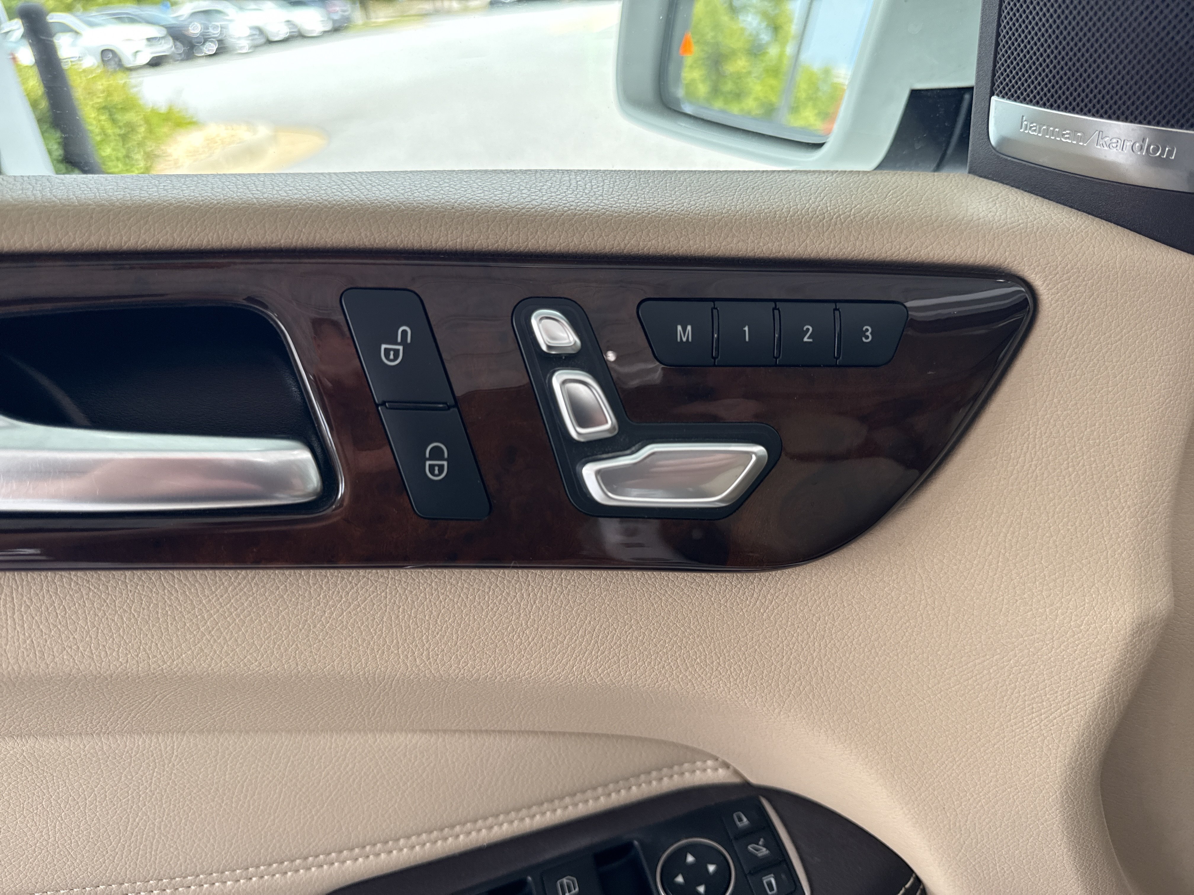 Used 2019 Mercedes-Benz GLS 450 4MATIC image 25
