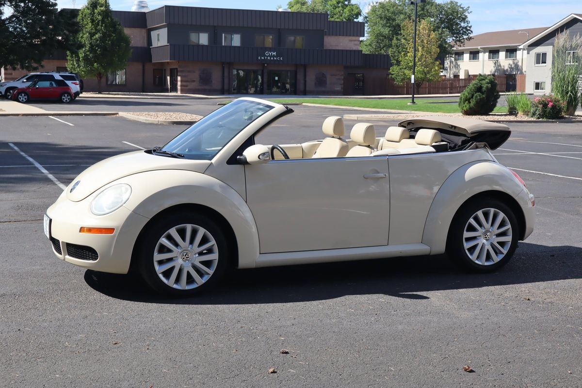 Used 2008 Volkswagen Beetle SE FWD image 10