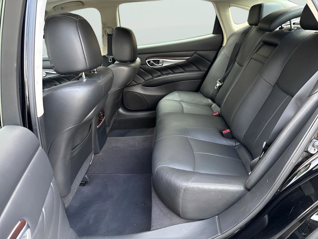 Used 2017 INFINITI Q70 L 3.7 AWD/4WD image 9