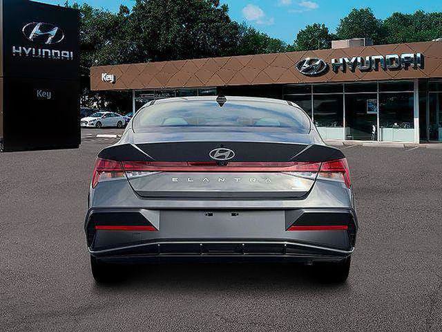 New 2026 Hyundai Elantra Limited FWD image 8
