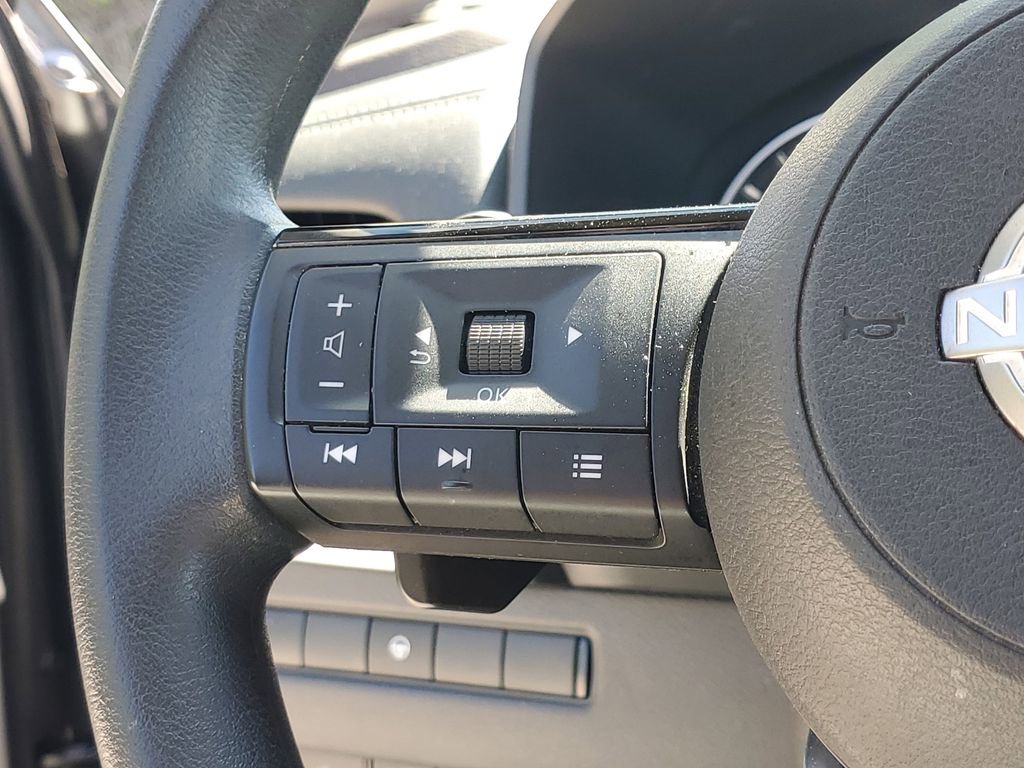 Used 2023 Nissan Rogue SV AWD/4WD image 23