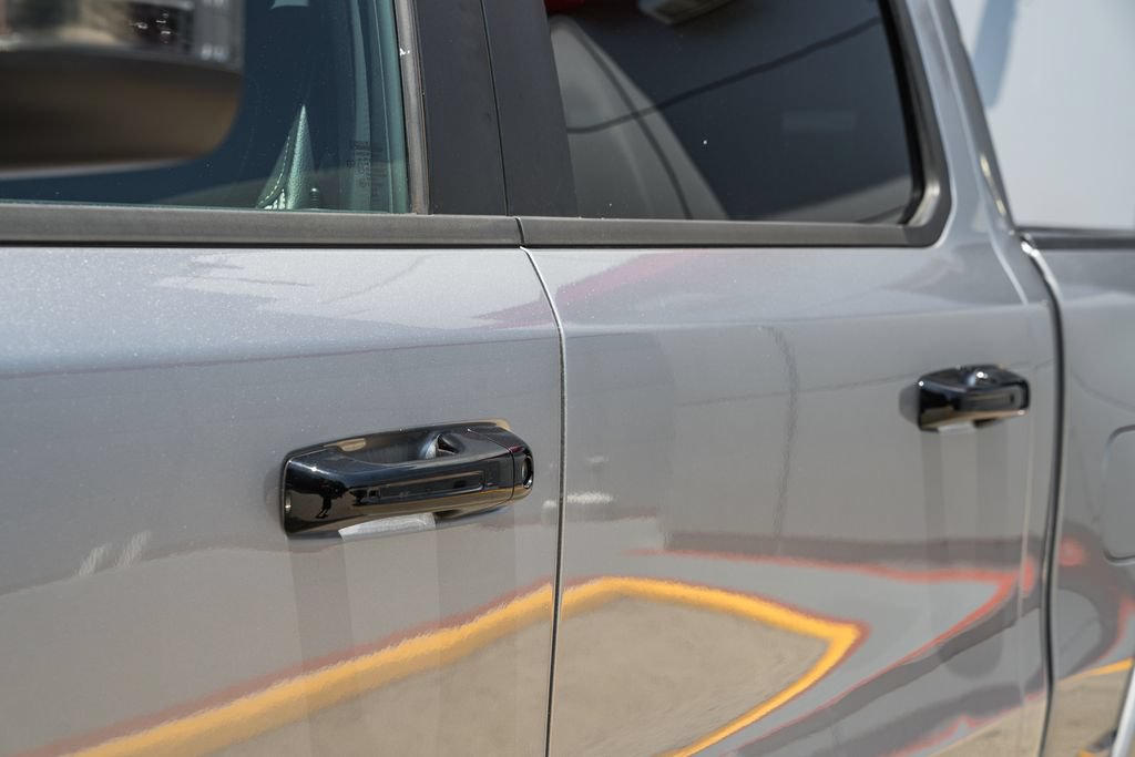 Used 2025 RAM 1500 Laramie w/ Night Edition AWD/4WD image 18