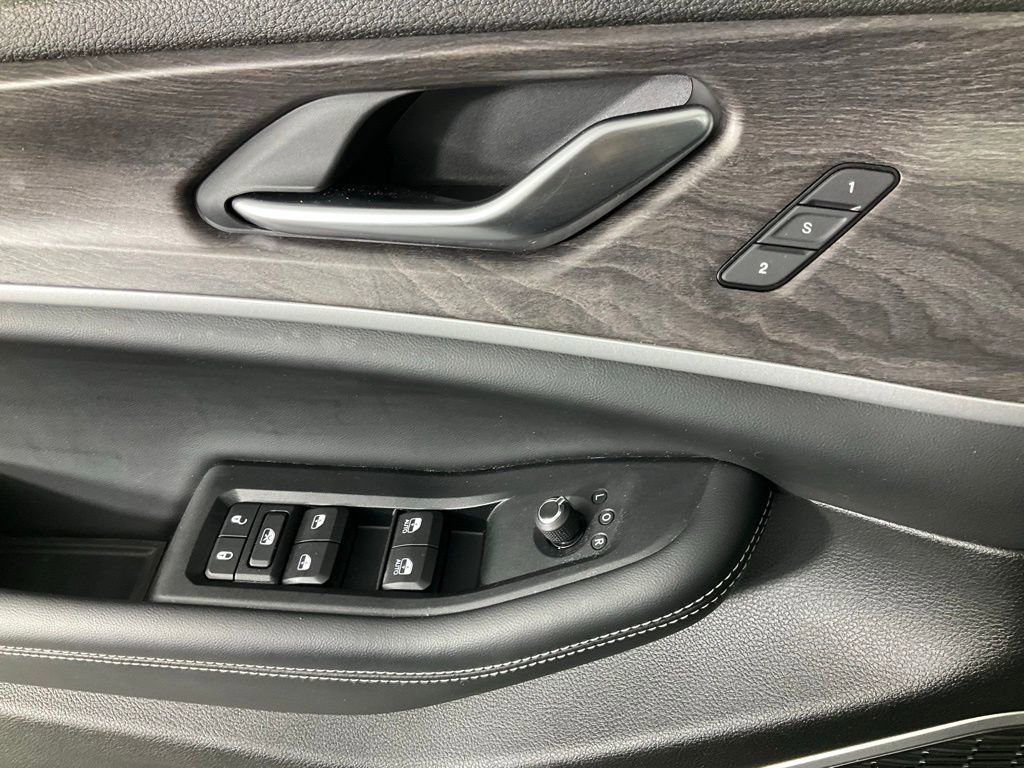 Used 2023 Jeep Grand Cherokee 4WD 4xe w/ Luxury Tech Group II image 14