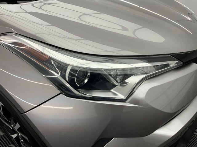 Used 2019 Toyota C-HR XLE image 27