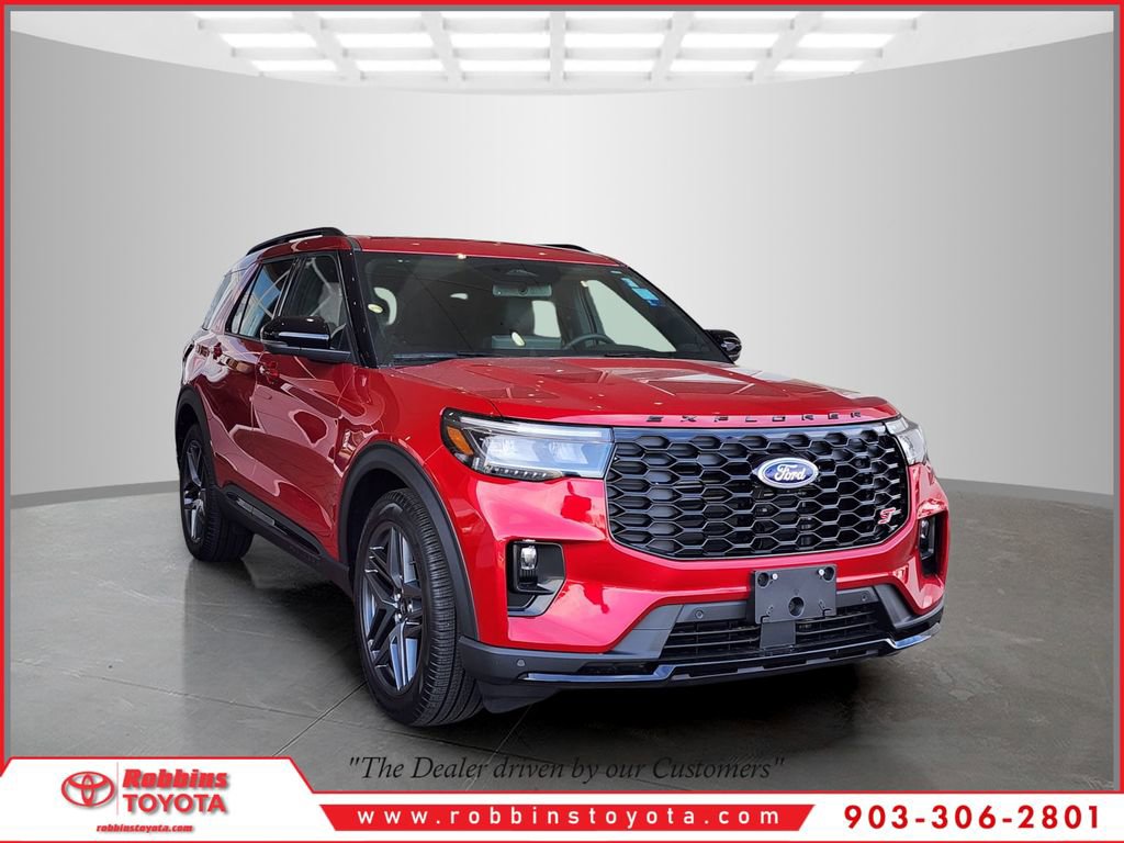 Used 2025 Ford Explorer ST image 1