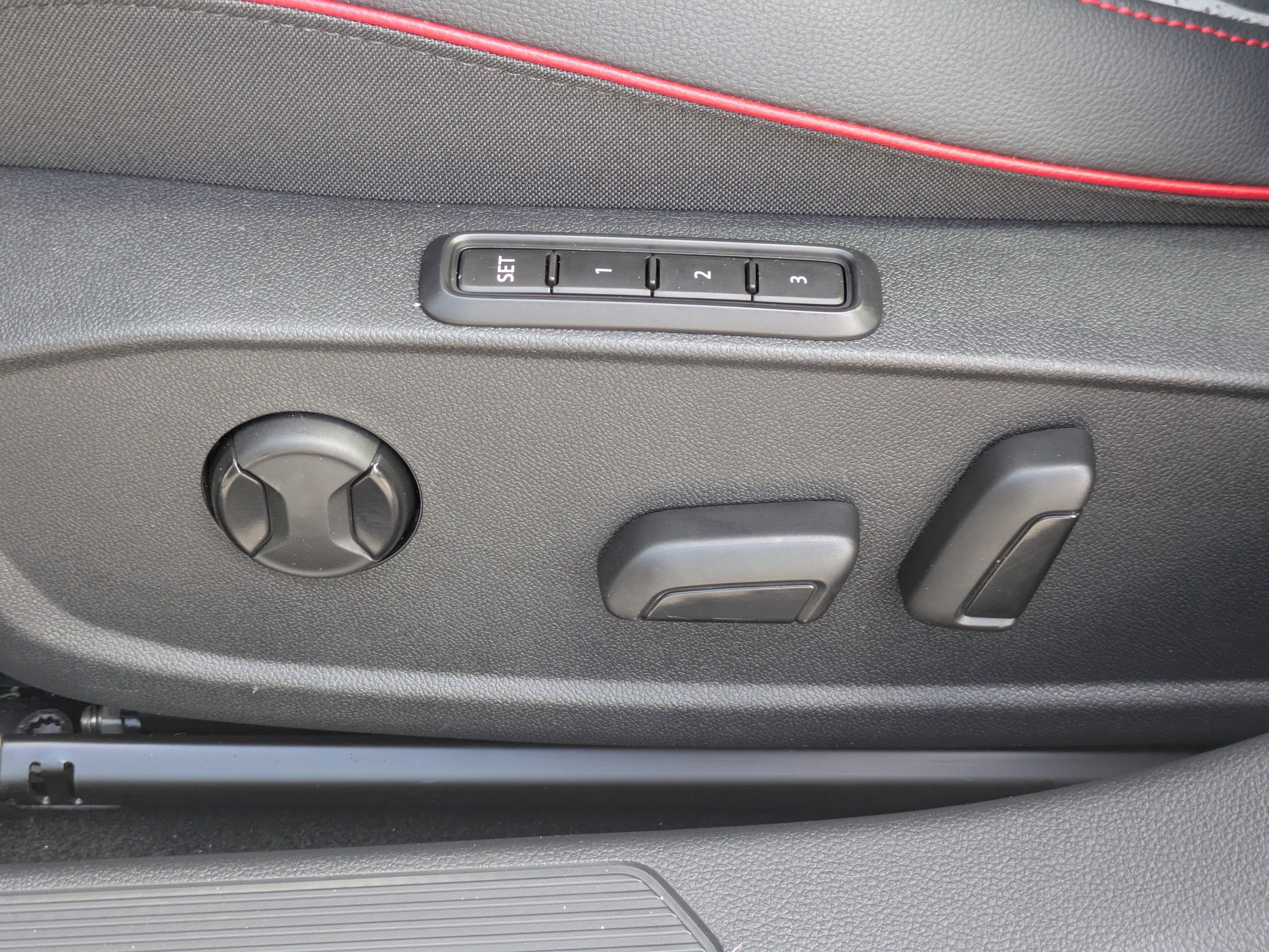 Certified 2023 Volkswagen GTI SE FWD image 20