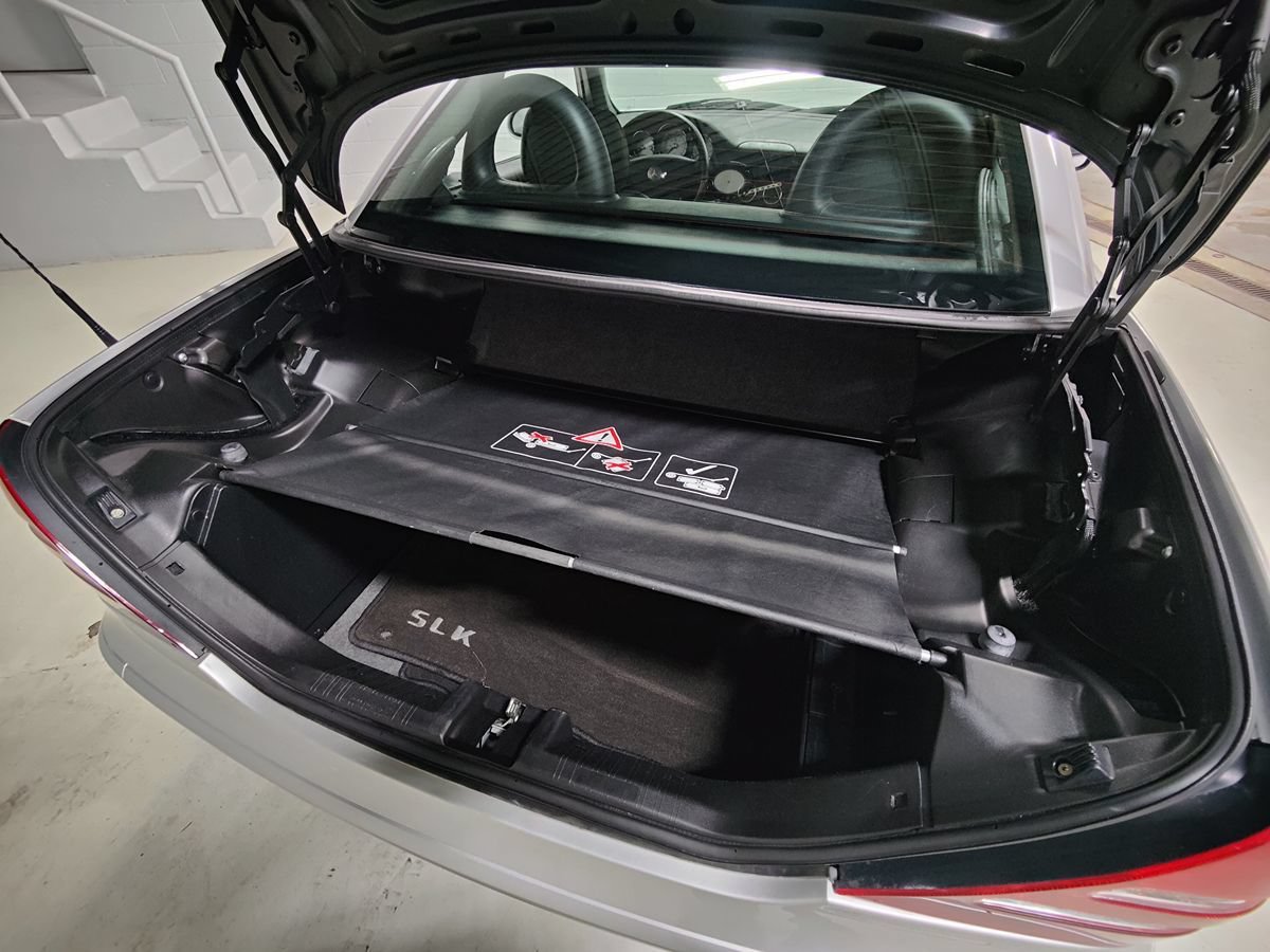 Used 2004 Mercedes-Benz SLK 320 image 9