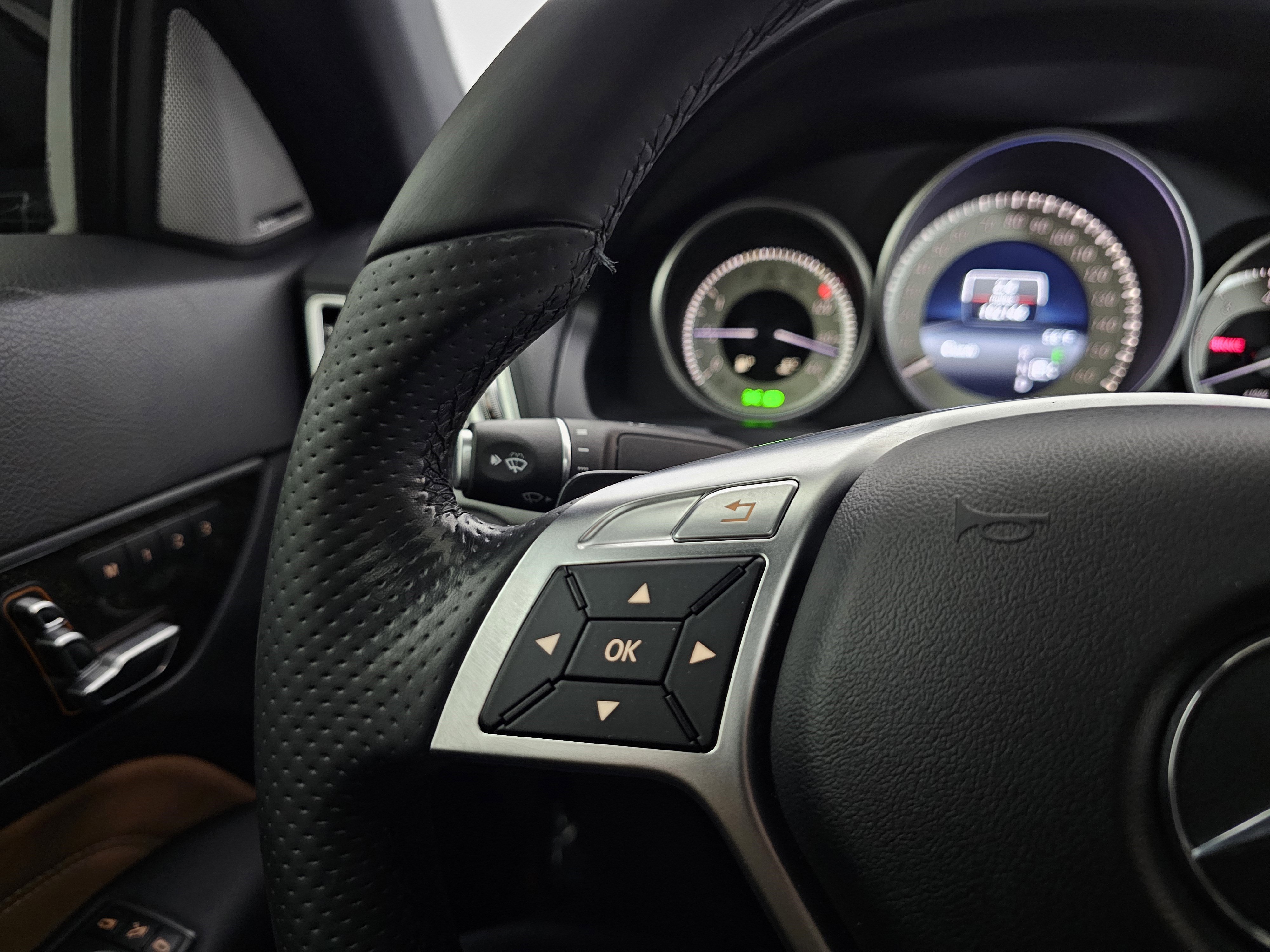 Used 2015 Mercedes-Benz E 400 4MATIC Coupe image 33