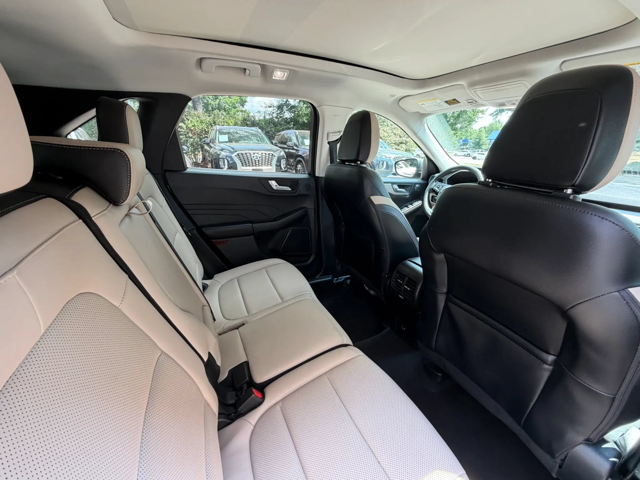 Used 2021 Ford Escape SEL w/ Technology Package FWD image 12