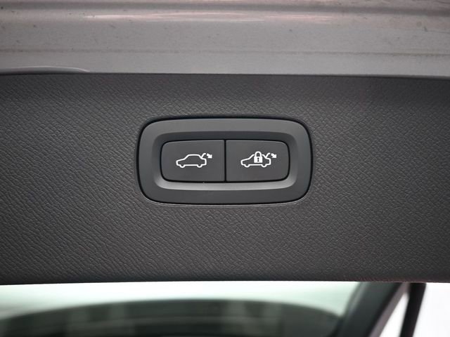 Used 2023 Volvo XC90 T8 Plus image 32