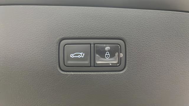 Used 2025 Genesis GV80 3.5T e-SC AWD/4WD image 29