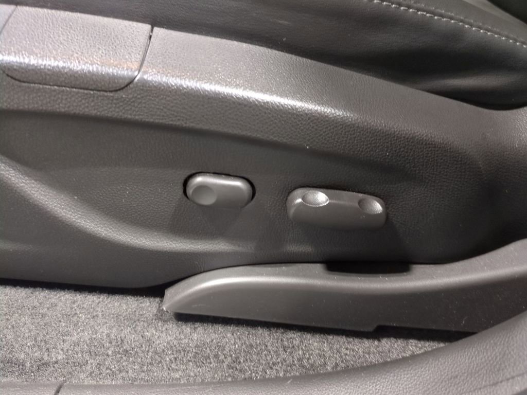 Used 2018 Buick Encore Sport Touring w/ Safety Package image 21