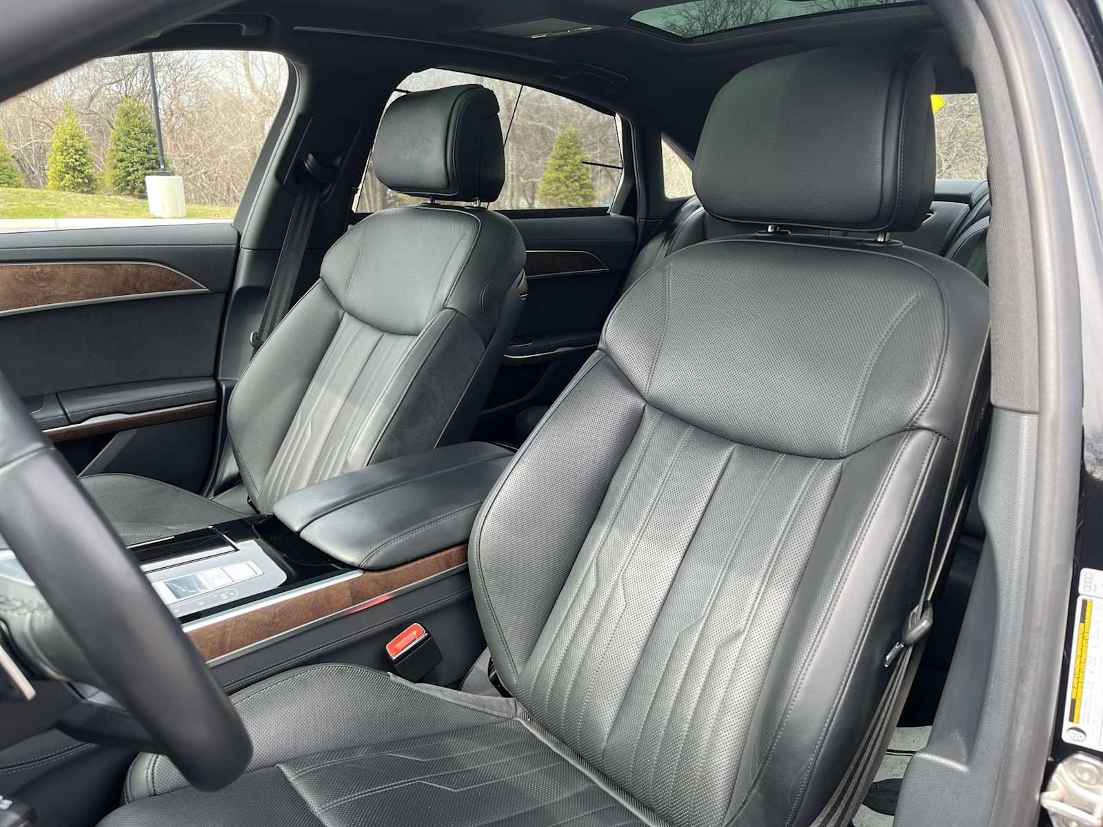 Used 2023 Audi A8 L 3.0T w/ Comfort Plus Package image 28