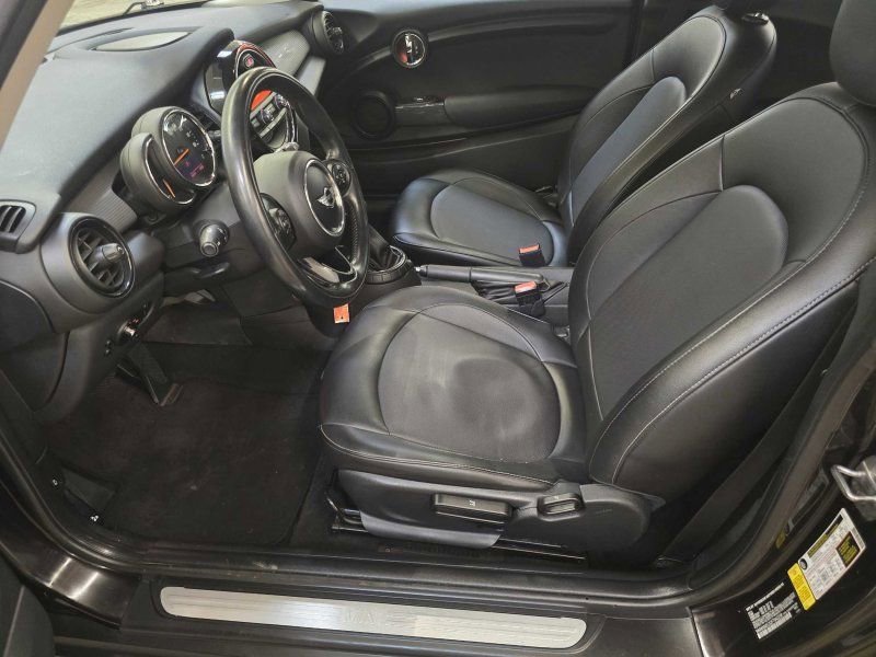 Used 2015 MINI Cooper 2-Door Hardtop FWD image 5