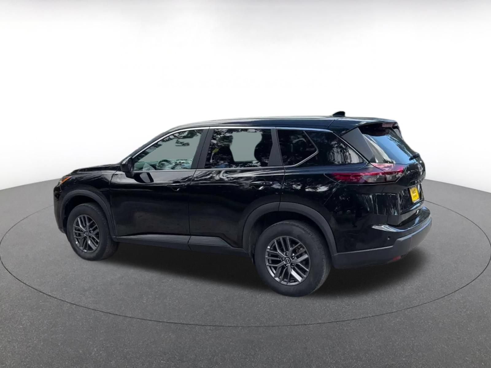 Used 2026 Nissan Rogue SV AWD/4WD image 9