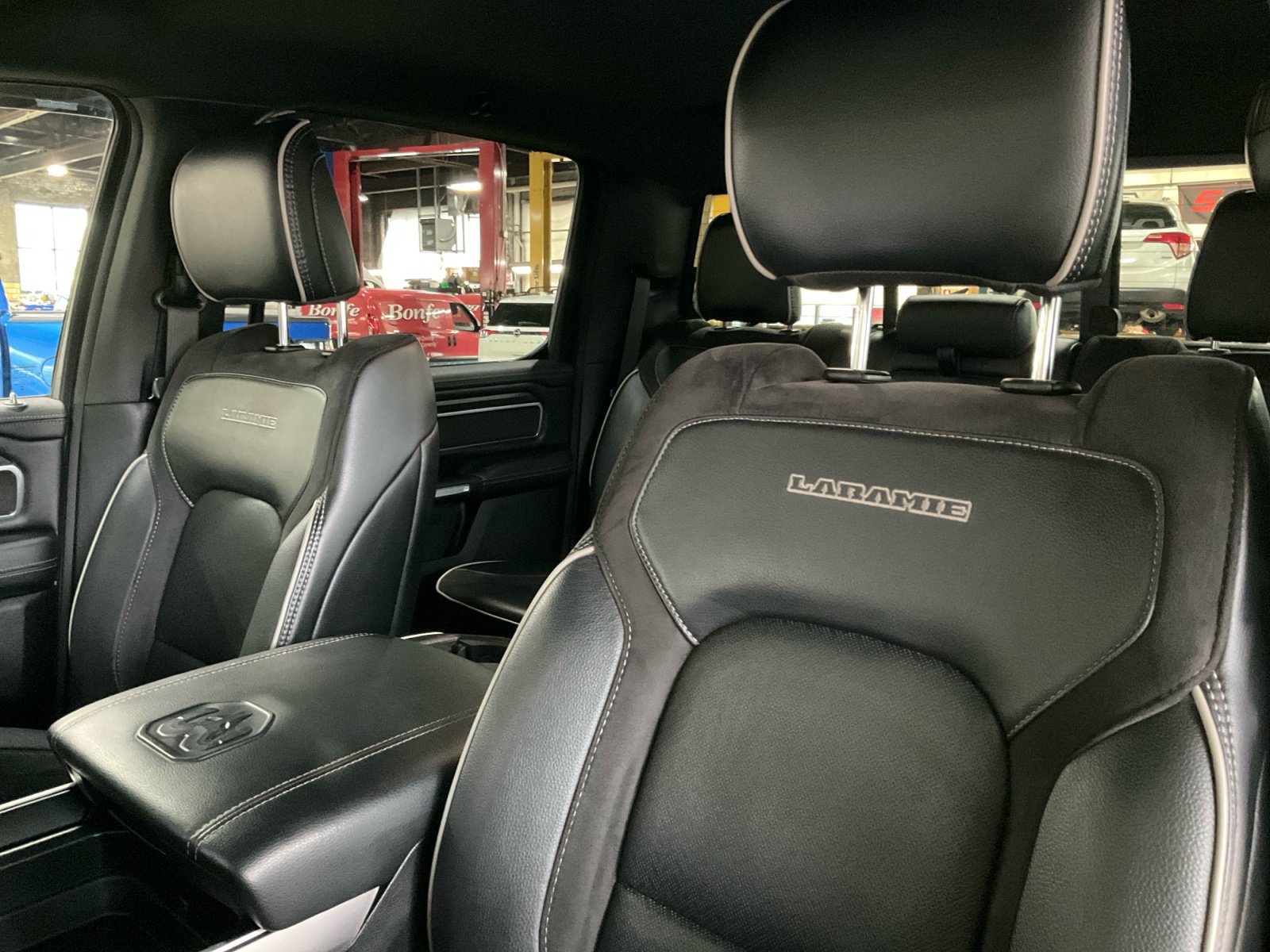 Used 2023 RAM 1500 Laramie AWD/4WD image 29