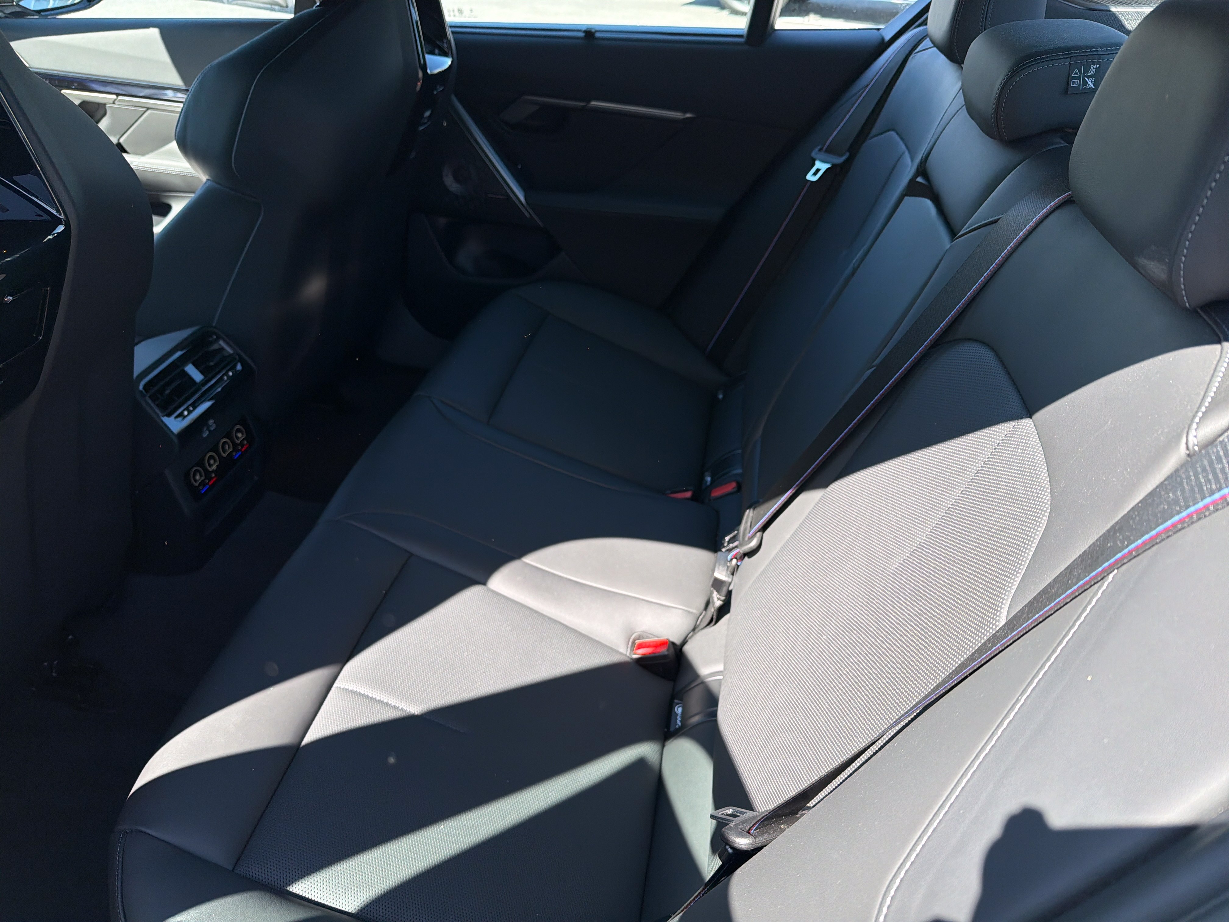 Used 2025 BMW M5 w/ Carbon Package AWD/4WD image 24
