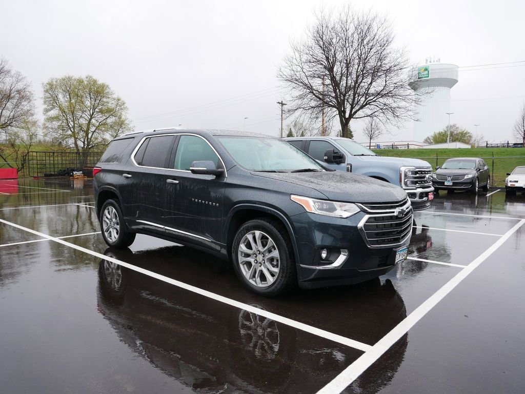 Used 2021 Chevrolet Traverse Premier image 2