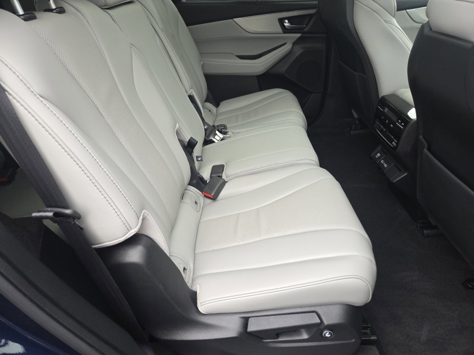 Used 2024 Acura MDX w/ Technology Package image 23