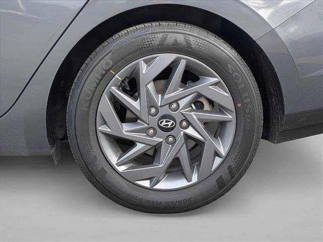Used 2024 Hyundai Elantra SEL image 24