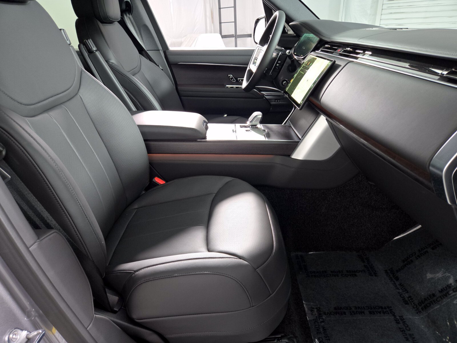 New 2026 Land Rover Range Rover SE AWD/4WD image 3